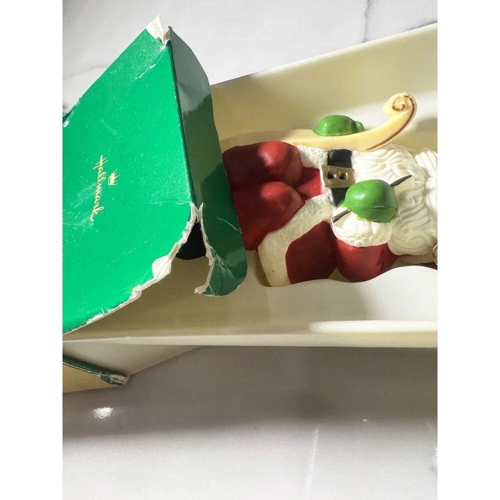 VTG Hallmark SANTA WITH CHRISTMAS LIST Stocking Hanger /Holder